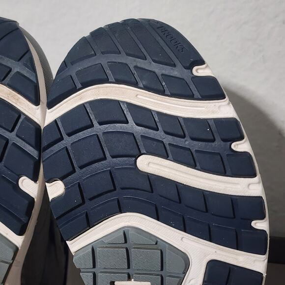 Brooks Beast 20 Men's Athletic Walking Shoes Sneakers Size 10.5 Gray Medium - Picture 7 of 9